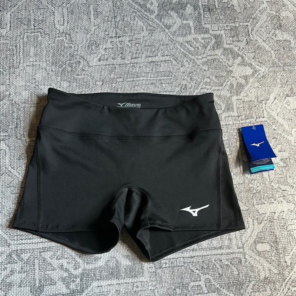 Mizuno elevated 4 inch short black volleyball NWT